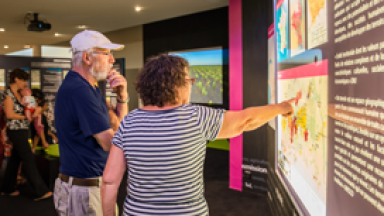 Photo d'un couple au Musée du Vignoble Nantais